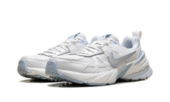 V2K Run WMNS "Platinum Tint Summit White Light Smoke Grey" FD0736 009
