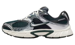 V5 RNR WMNS "Seaweed Metallic Silver" HQ7901 300