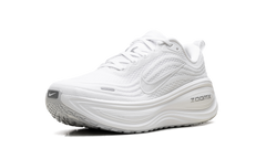 Vomero Plus WMNS"Triple White" HV8154 102
