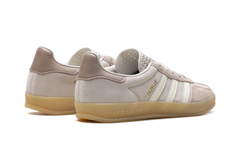 Gazelle Indoor WMNS "Light Brown / Off White / Gum" HQ2662