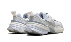 V2K Run WMNS "Platinum Tint Summit White Light Smoke Grey" FD0736 009