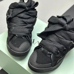 Leather Curb Triple Black
