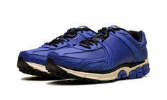 Zoom Vomero 5 "Swooshless Hyper Royal" IO4555 400
