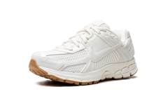WMNS Zoom Vomero 5"SAIL GUM" HM5886 133