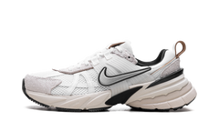V2K Run Wmns"Summit White" FN6703 100